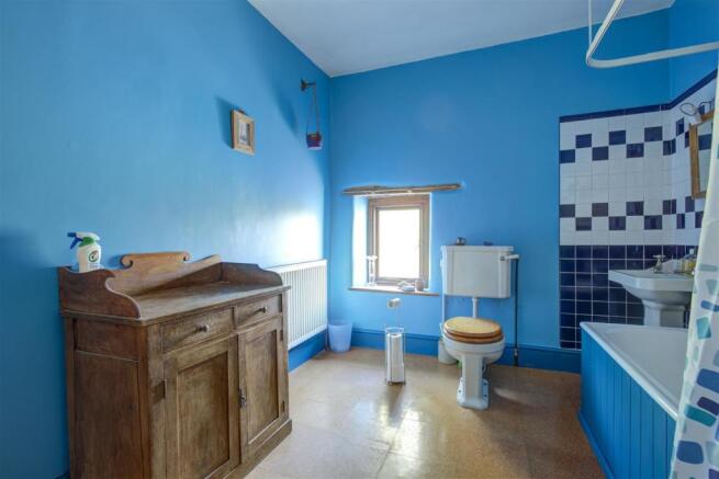Bath_02.jpg