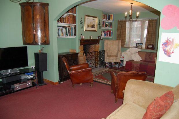 LOUNGE/DINING ROOM