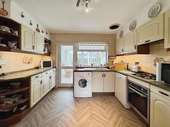 3 bed Detached Bungalow for sale Image 8