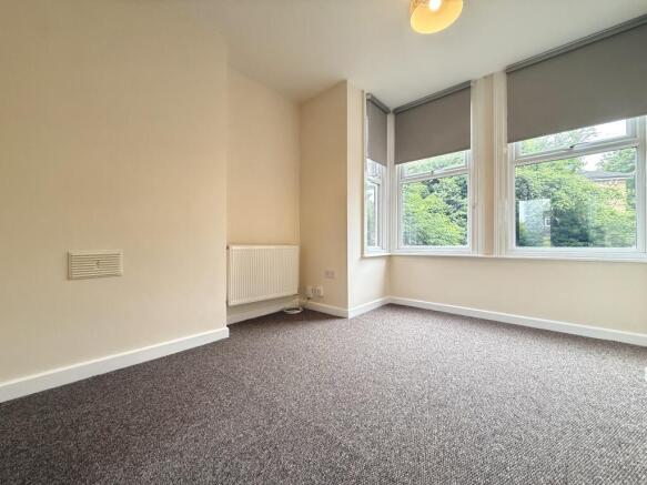 Bedroom/L room