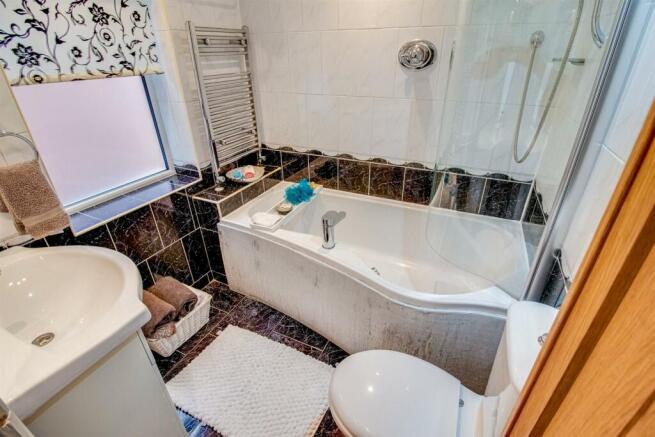 BATHROOM/W.C.