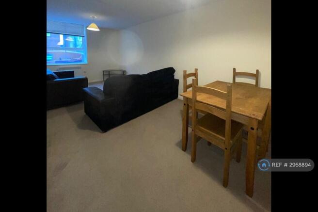 2 bed Flat to rent Image 8