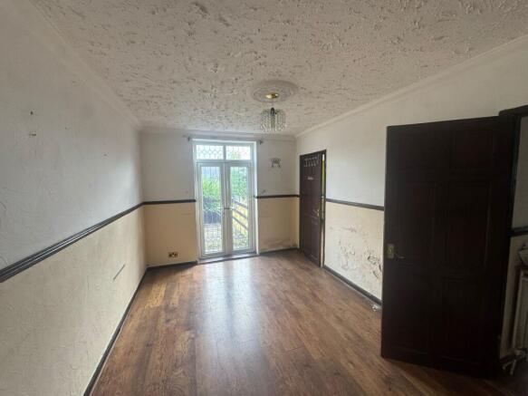 Number 10 Far Lane, Rotherham, South Yorkshire S65 2RZ photo 4