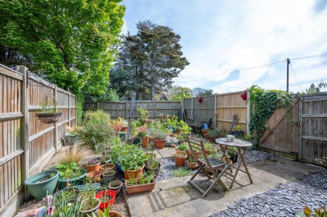 Rear garden 1.jpg