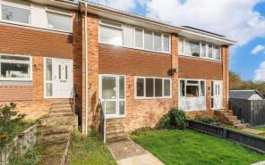 37, Fraser Close, Cowes PO31 7QB