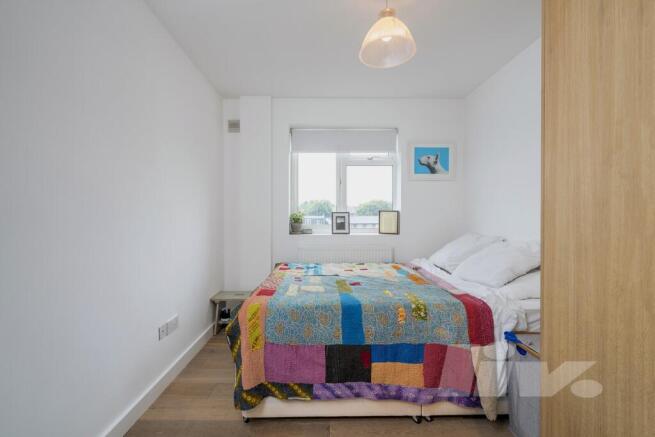 Apartment in Swiss Cottage - View 6