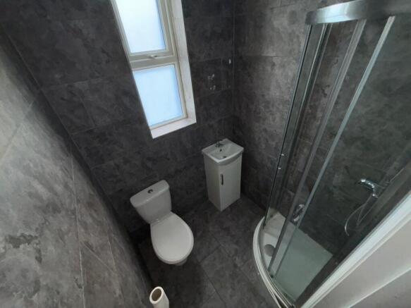 1 bed House Share to rent Image 6