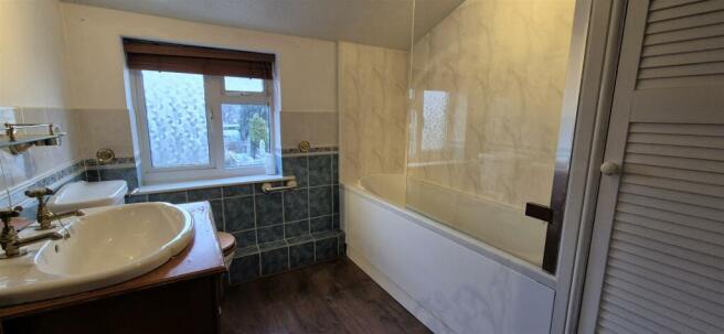 Bathroom.jpg