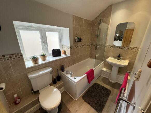 FAMILY BATHROOM