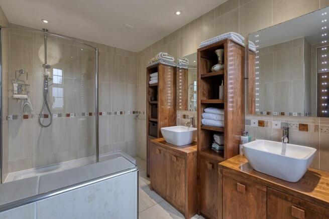Ensuite to master