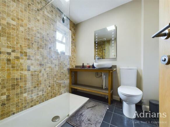 SHOWER ROOM