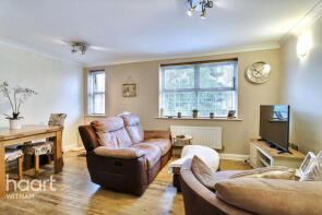 25, Tucker Drive, Witham CM8 1FA