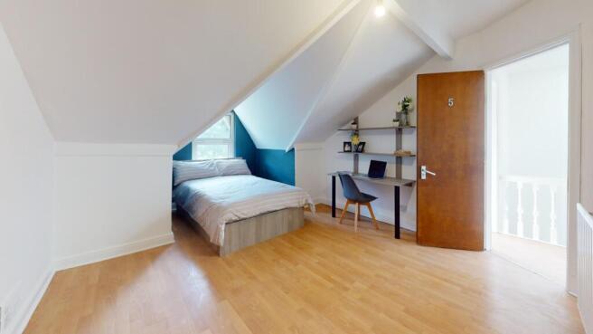 5 bed House to rent Image 8