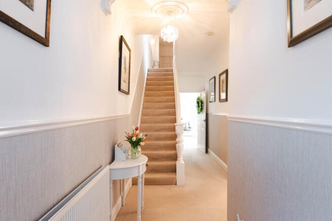 4 bed Semi-Detached for sale Image 4