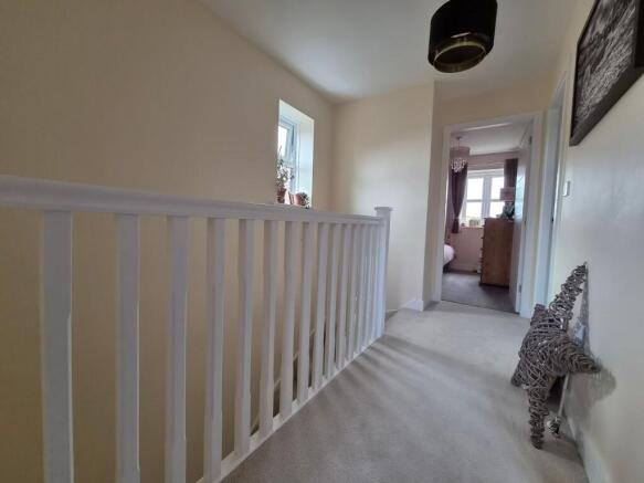 3 bed Semi-Detached for sale Image 10