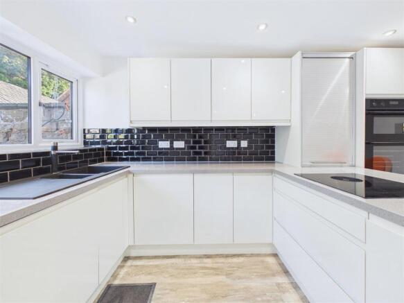 2 bed Detached for sale Image 7