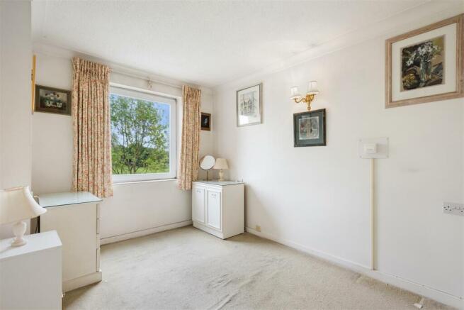 75 Homecross House, Fishers Lane, W4-8.jpg