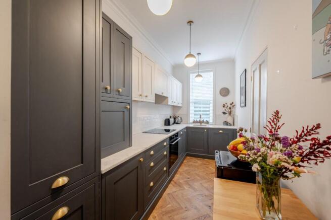 2 bed Apartment for sale Image 5