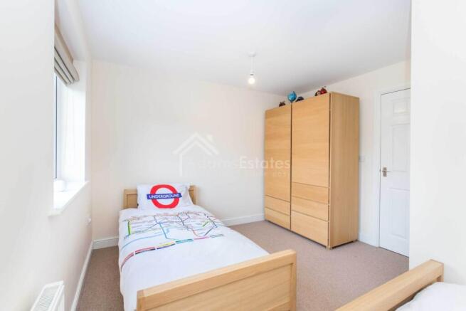 4 bed Semi-Detached for sale Image 8