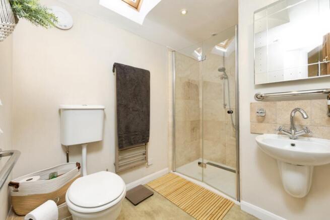 4 bed Detached for sale Image 9