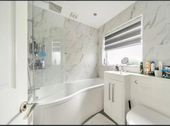3 bed Terraced for sale Image 12