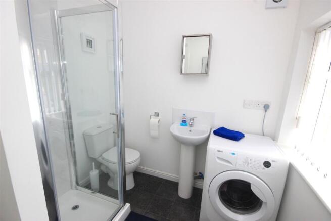 UTILITY / SHOWER ROOM