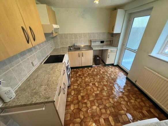 12 harcombe kitchen new.jpg