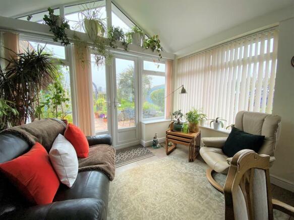 DINING AREA/GARDEN ROOM