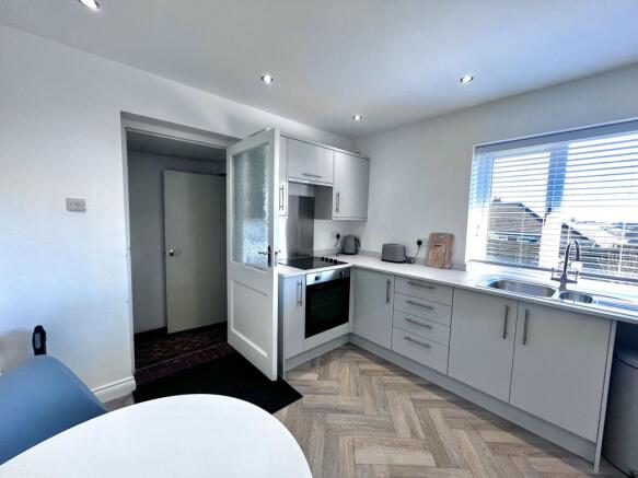 2 bed Bungalow to rent Image 11