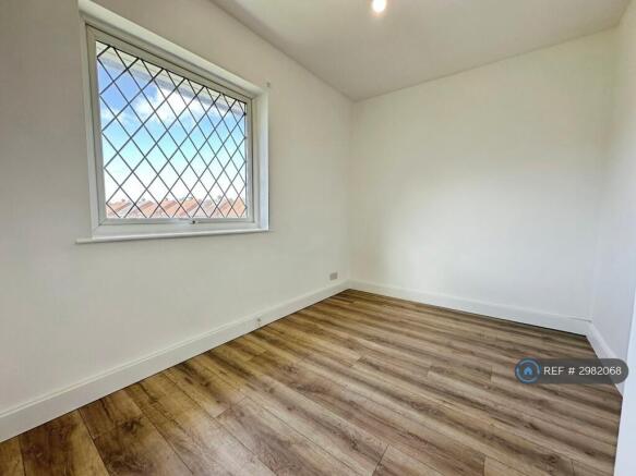 3 bed Semi-Detached to rent Image 11