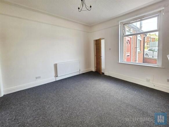 3 bed End of Terrace to rent Image 4
