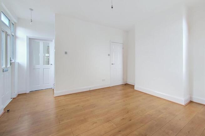 3 bed Semi-Detached for sale Image 6