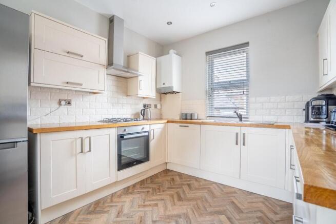 2 bed Terraced for sale Image 7