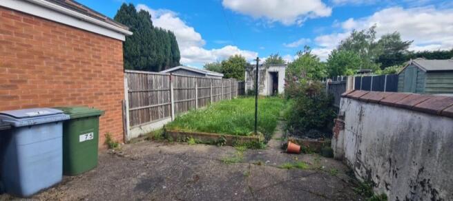 2 bed Semi-Detached to rent Image 9