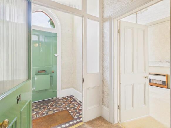 5 bed Semi-Detached for sale Image 7
