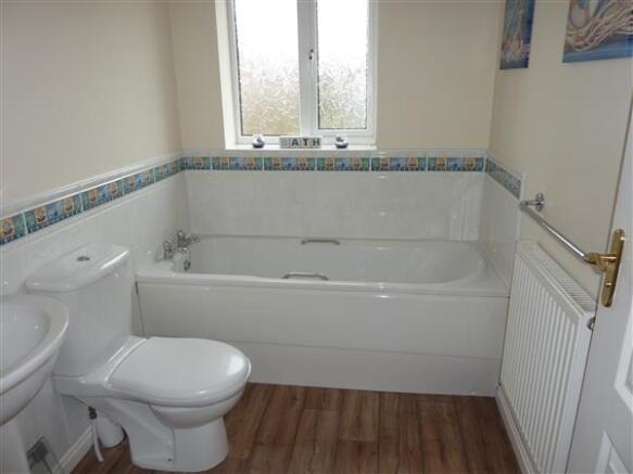 FAMILY BATHROOM