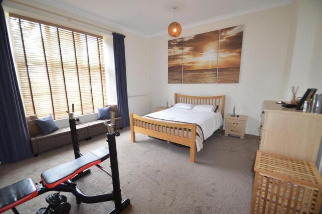 18 - Bedroom.JPG