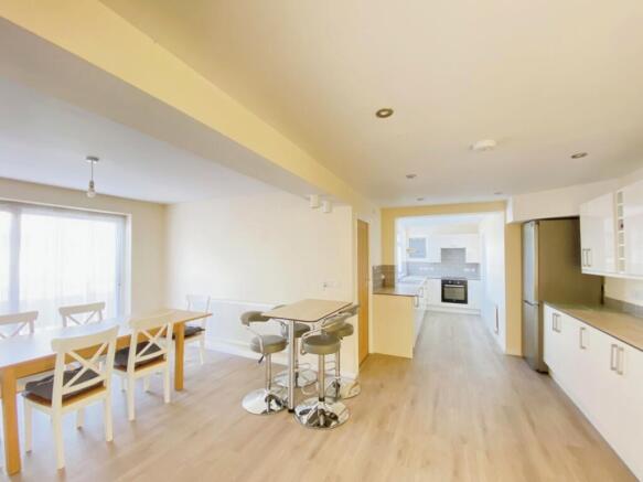 Dining/Kitchen Area