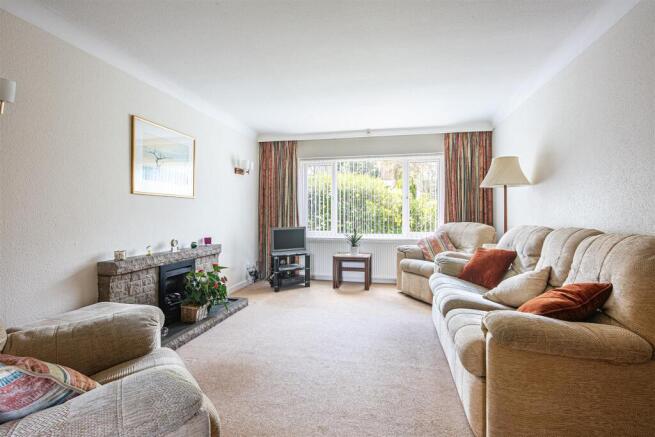 4 bed Detached for sale Image 7