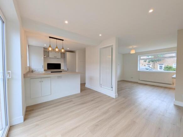 3 bed Terraced for sale Image 4
