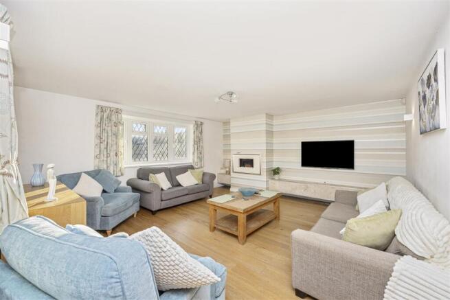 Courtlands Close 8-017.JPG