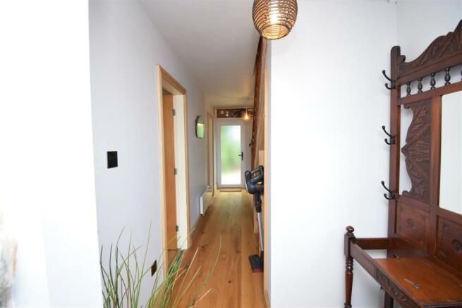 Entrance Hallway .jpg
