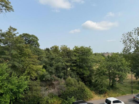2 bed Apartment for sale Image 3