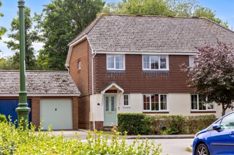 Cranham Avenue, Billingshurst, RH14