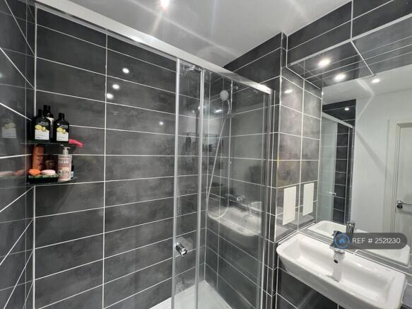 Suite Bathroom - Shower