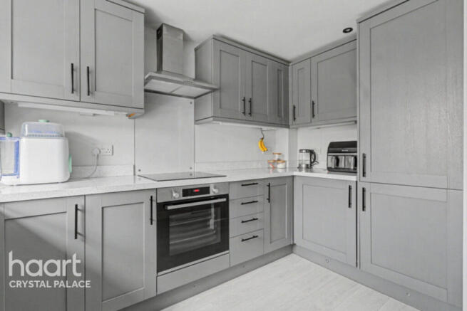 St Lukes Close, LONDON photo 4