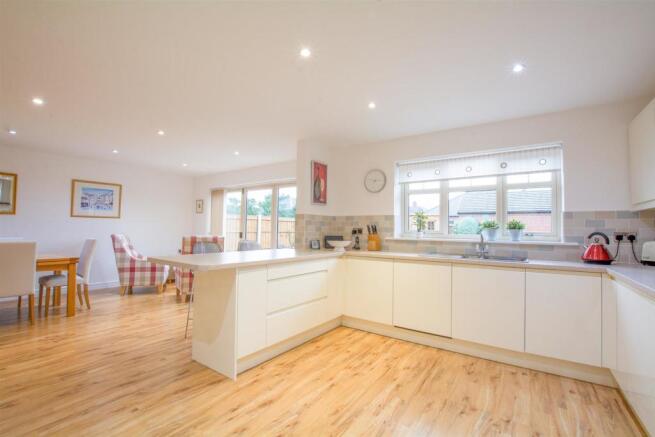 Living/Dining Kitchen