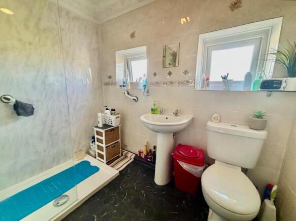 3 bed Semi-Detached for sale Image 9
