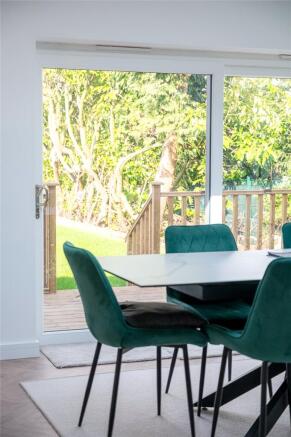 5 bed Bungalow for sale Image 8