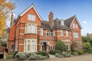 2, 83 Burwood Lodge, Arthur Road, London SW19 7DP